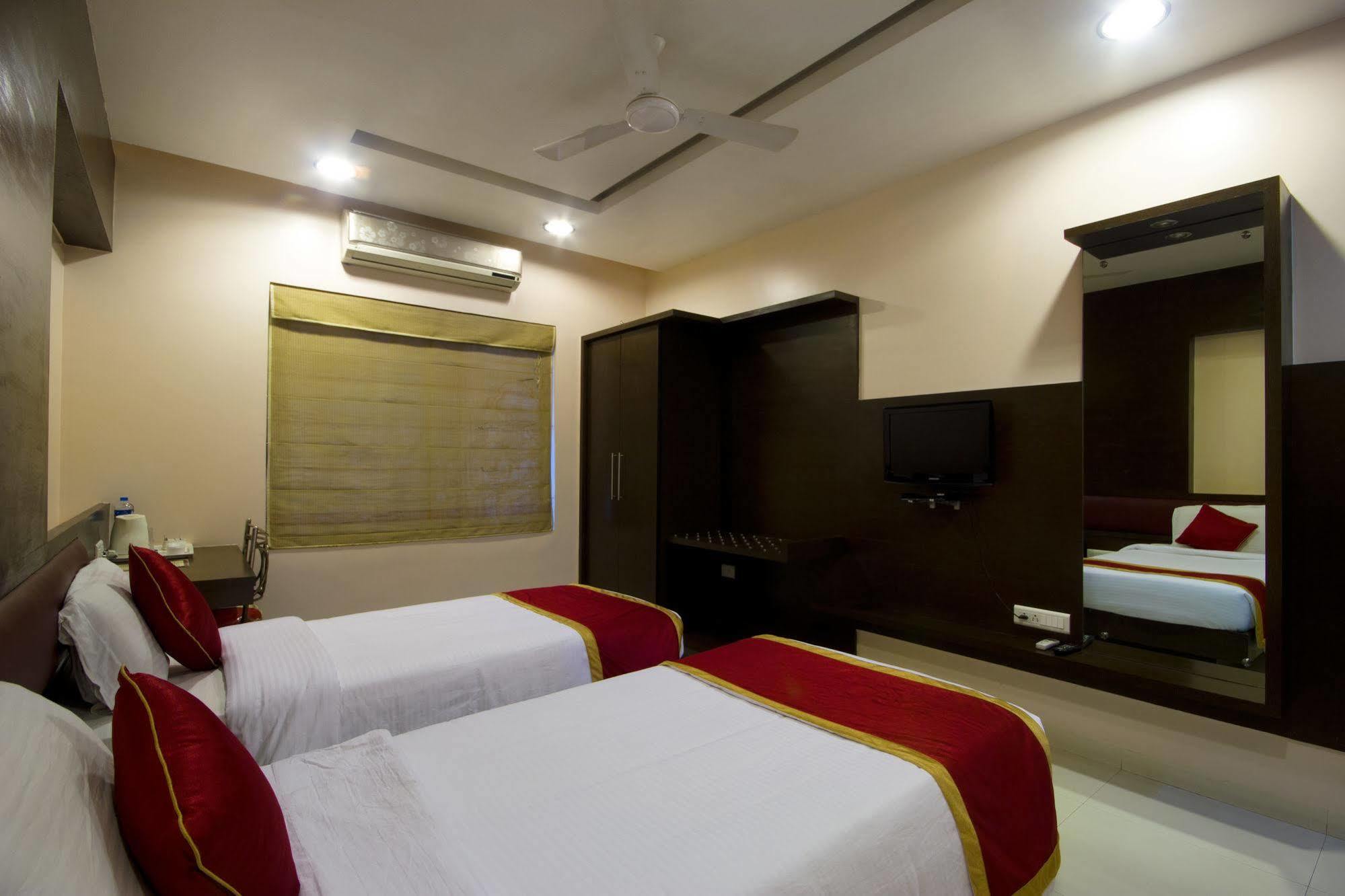 Hotel The Grand Continent Bengaluru Zewnętrze zdjęcie
